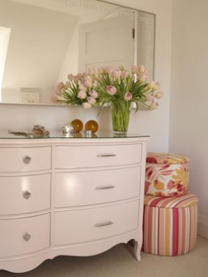 pink decorating ideas - myLusciousLife.com - Sarahs House - season1 -childs room.jpg